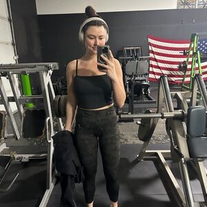 Black gym shark leggings